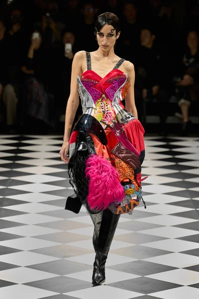 Look 8